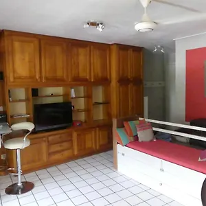 Un Pied-à-terre Au Centre De Appartement